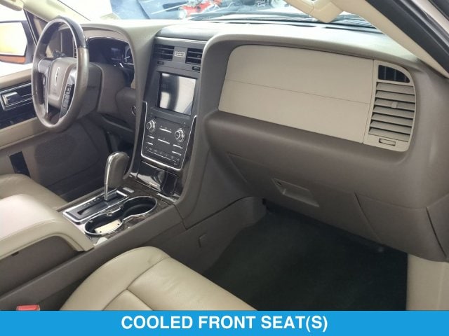 2016 Lincoln Navigator Select - Photo 26