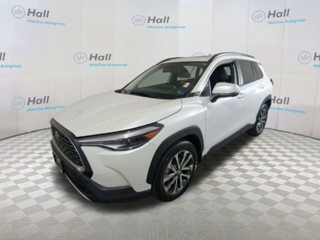 Used 2024 Toyota Corolla Cross XLE SUV