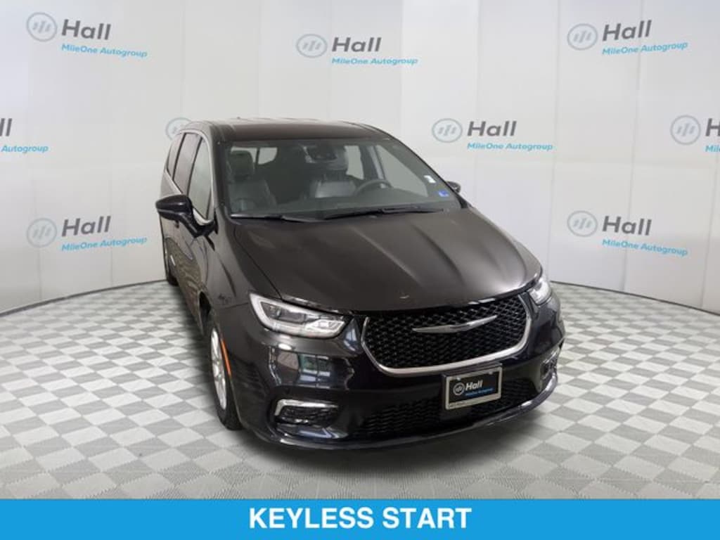 Used 2026 Chrysler Pacifica Select Minivan/Van