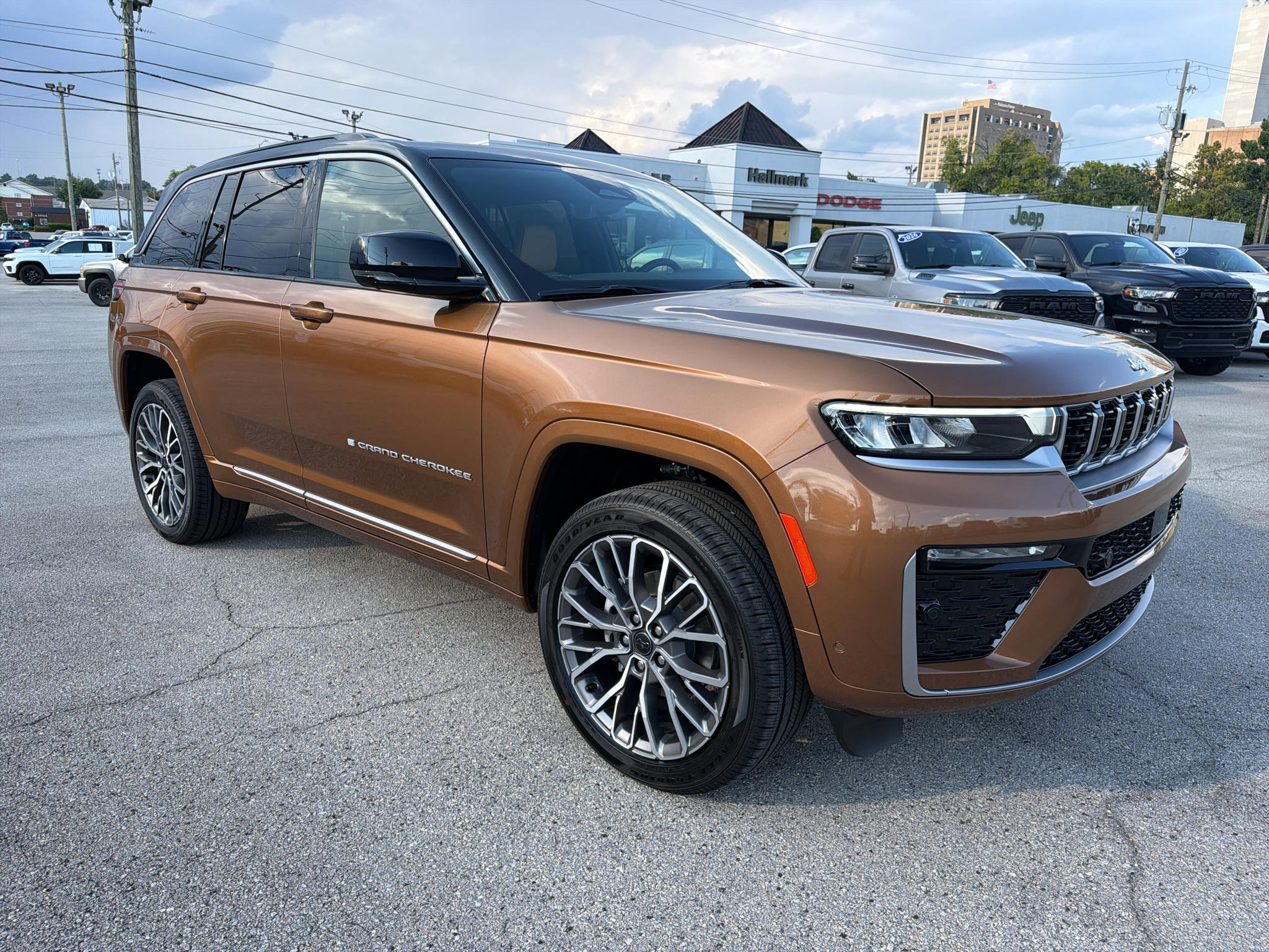 New 2027 Jeep Grand Cherokee SUMMIT 4X4 Sport Utility