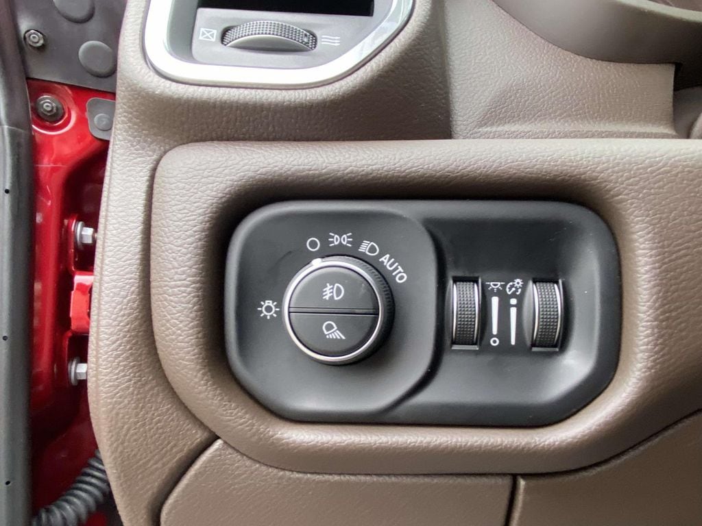2026 RAM 3500 Laramie - Photo 23