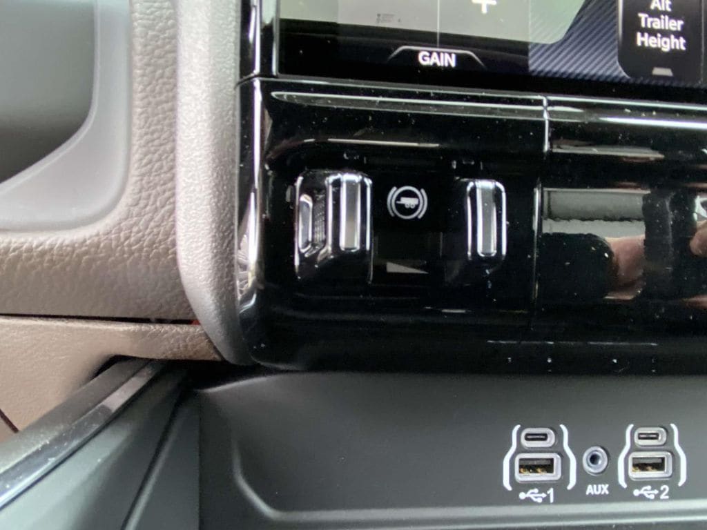 2026 RAM 3500 Laramie - Photo 21