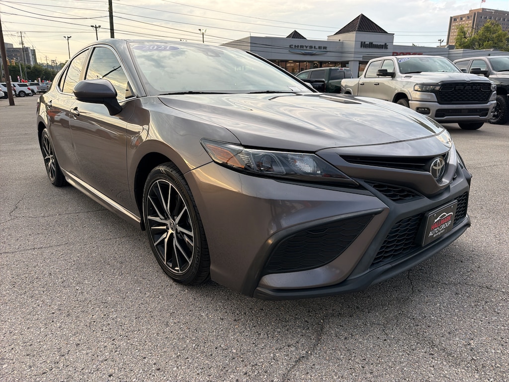 Used 2021 Toyota Camry SE Sedan