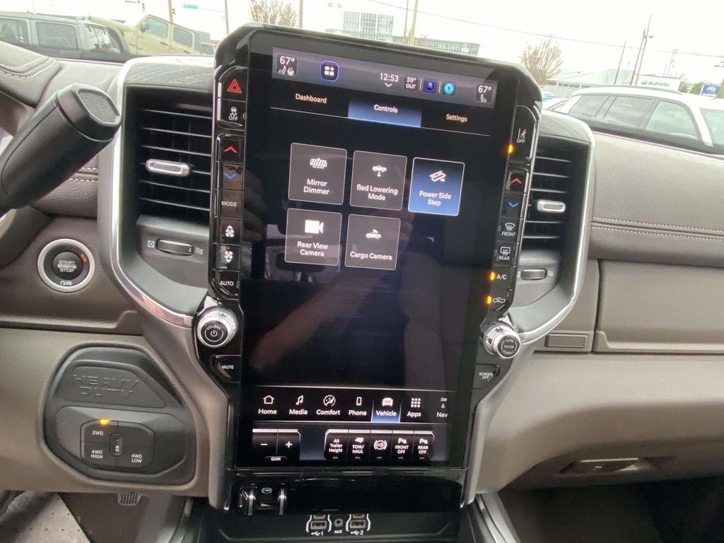 2026 RAM 3500 Laramie - Photo 17