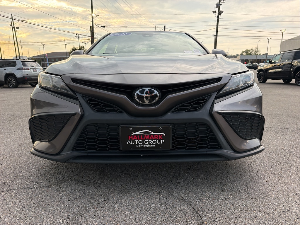 Used 2021 Toyota Camry SE Sedan