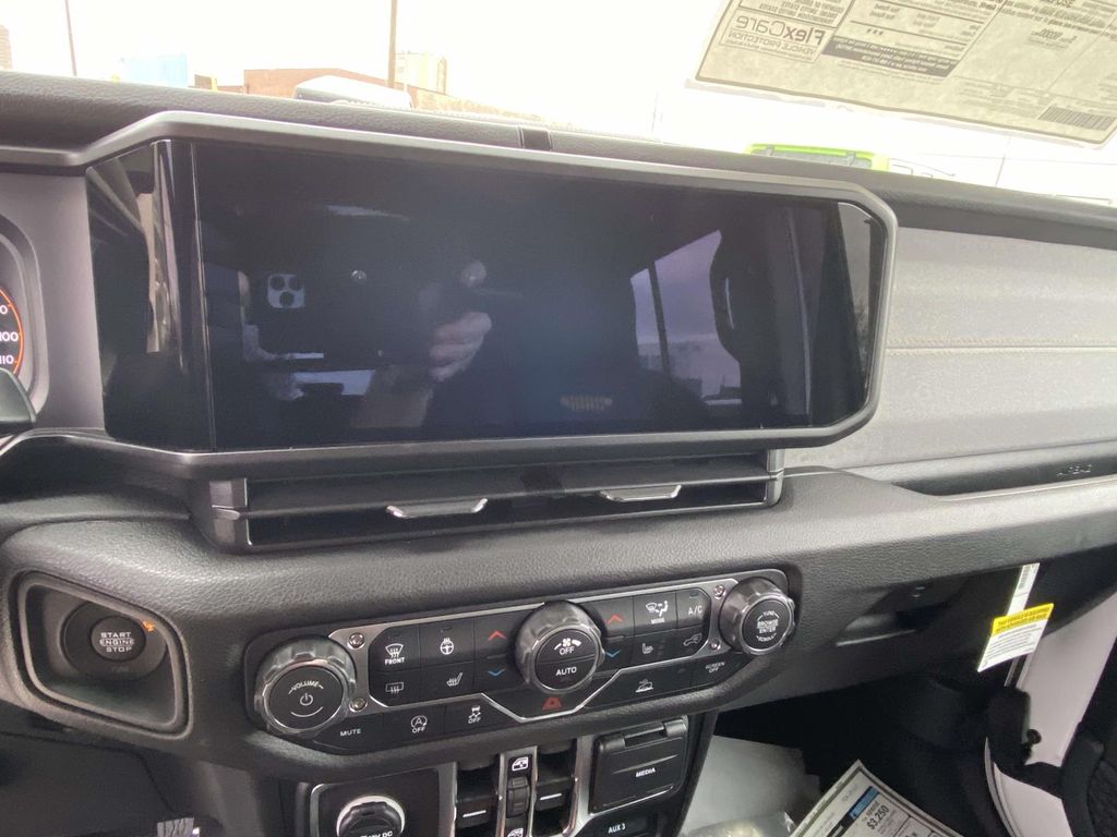 2026 Jeep Wrangler 4-Door Willys - Photo 15