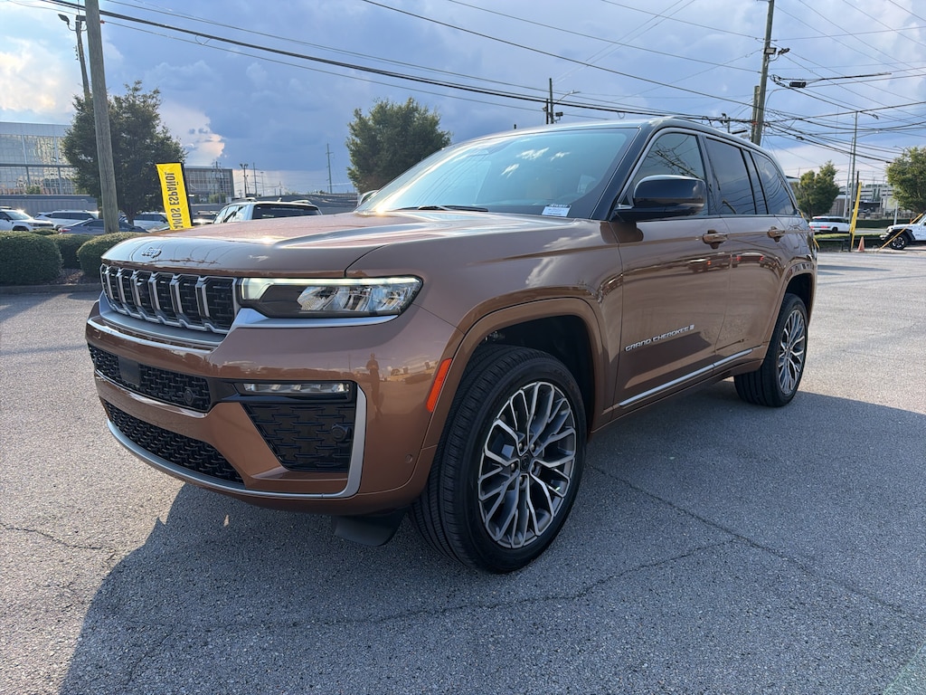 New 2027 Jeep Grand Cherokee SUMMIT 4X4 Sport Utility