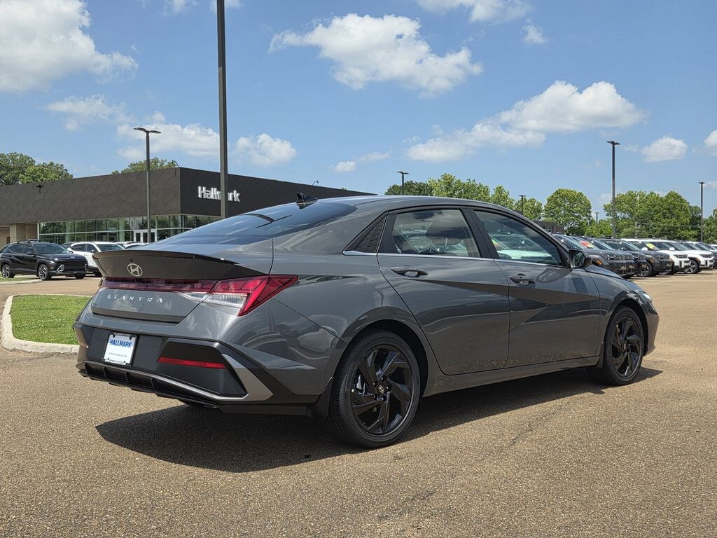 New 2026 Hyundai Elantra SEL Sport Sedan