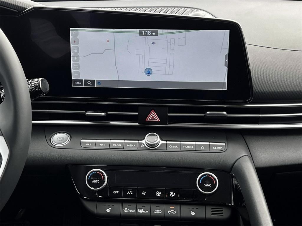 2025 Hyundai Elantra Limited - Photo 19