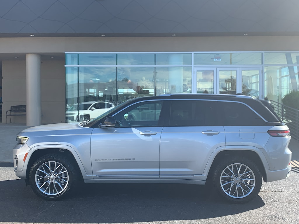 Used 2023 Jeep Grand Cherokee Summit Sport Utility