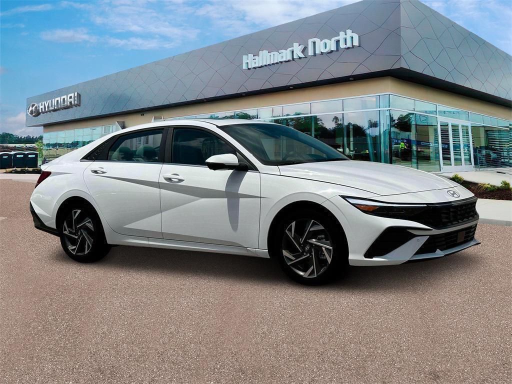 2025 Hyundai Elantra Limited - Photo 10