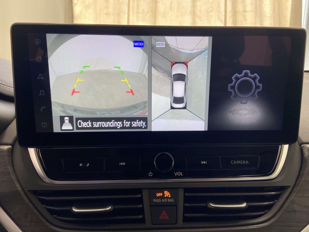 2025 Nissan Altima SL - Photo 12