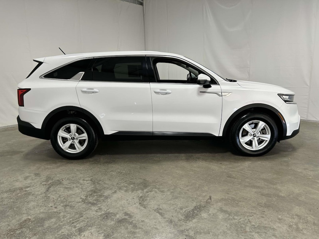 Used 2023 Kia Sorento LX Sport Utility