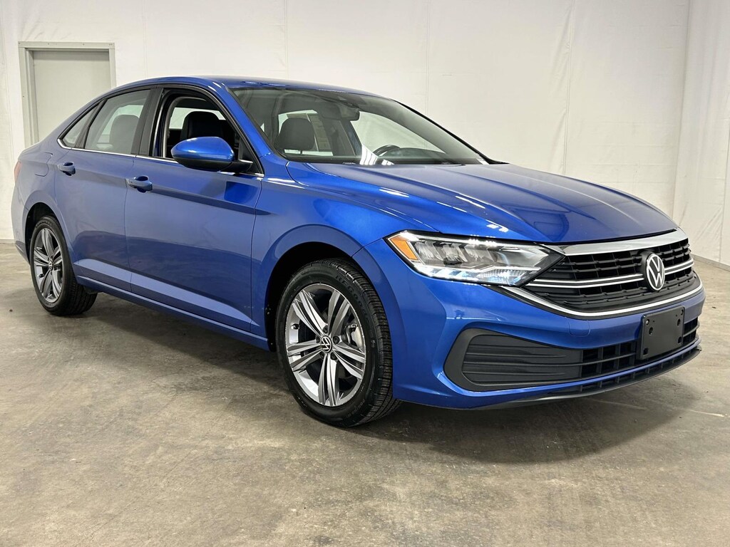 Used 2024 Volkswagen Jetta SE Sedan