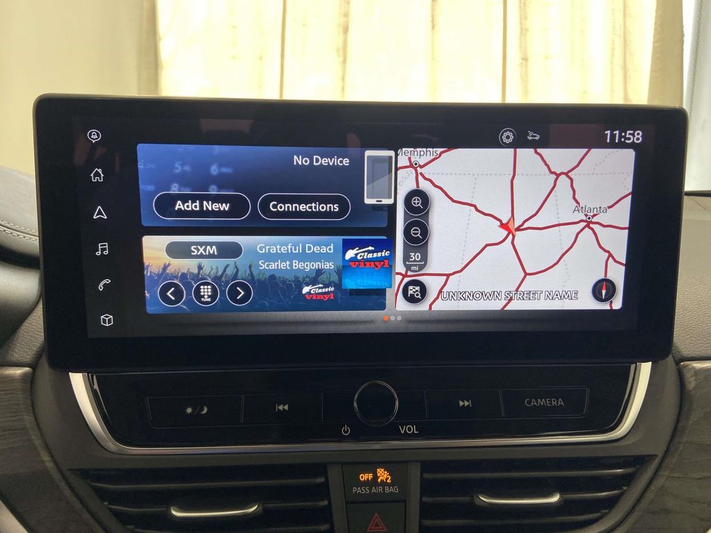 2025 Nissan Altima SL - Photo 11