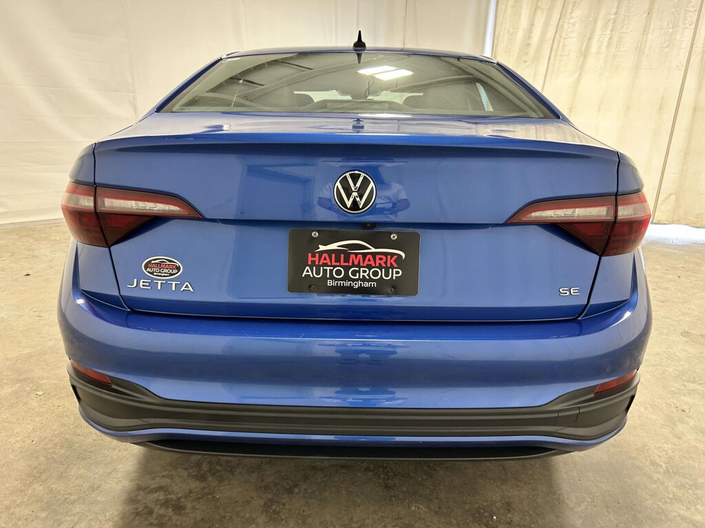 Used 2024 Volkswagen Jetta SE Sedan