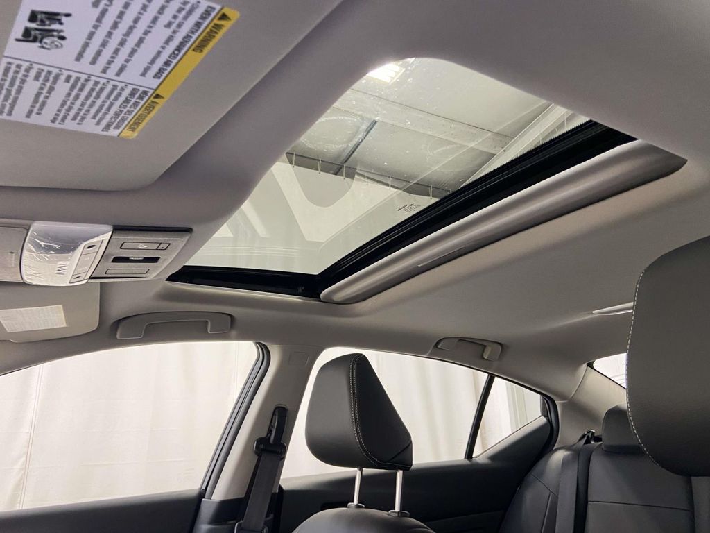 2025 Nissan Altima SL - Photo 14