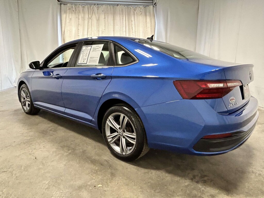 Used 2024 Volkswagen Jetta SE Sedan