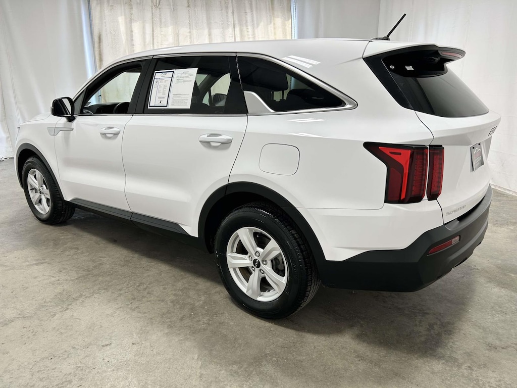 Used 2023 Kia Sorento LX Sport Utility
