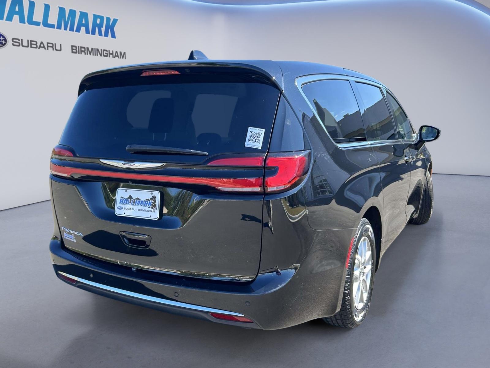Used 2024 Chrysler Pacifica Touring L Passenger Van