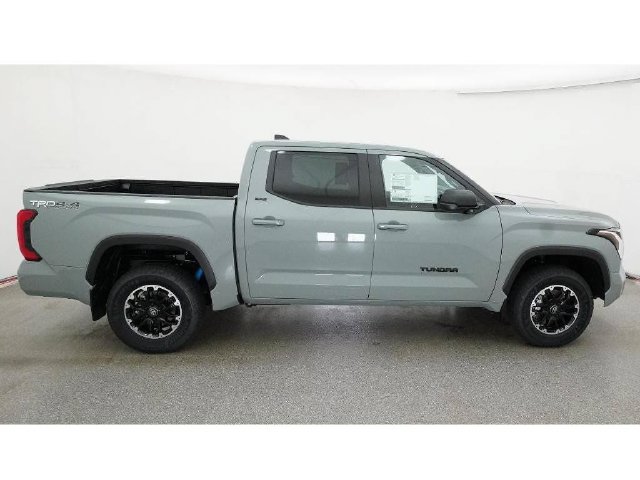 2026 Toyota Tundra SR5 - Photo 11