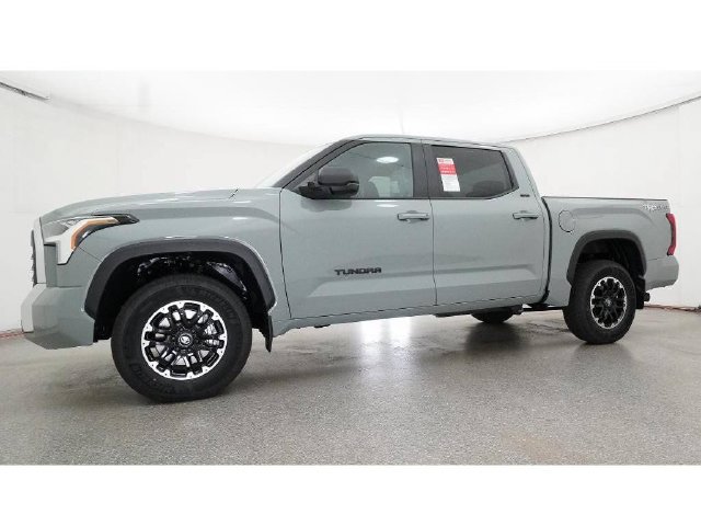 2026 Toyota Tundra SR5 - Photo 18