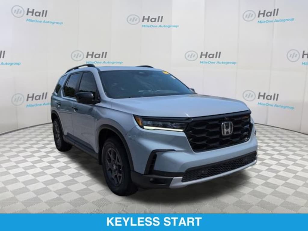 Used 2025 Honda Pilot TrailSport SUV