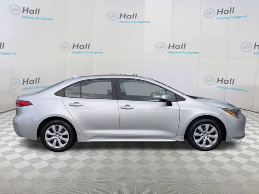 Used 2022 Toyota Corolla LE Sedan