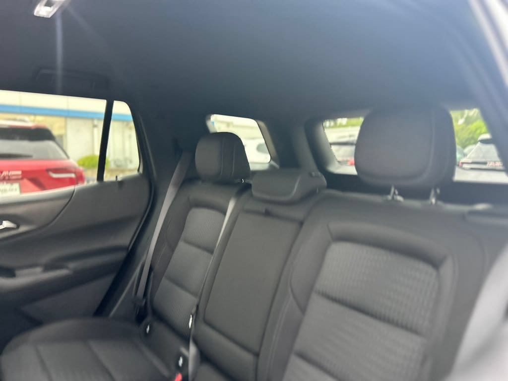 2027 Chevrolet Equinox LT - Photo 31