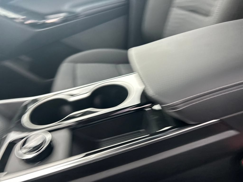 2027 Chevrolet Equinox LT - Photo 9