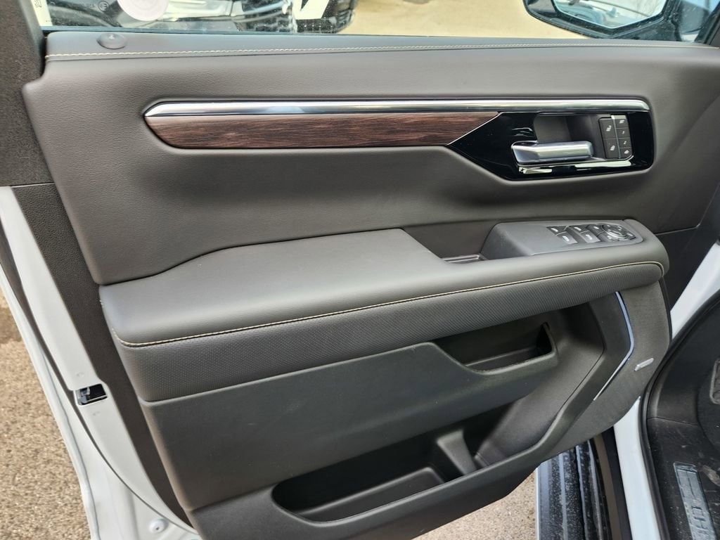 2026 Chevrolet Tahoe Premier - Photo 28