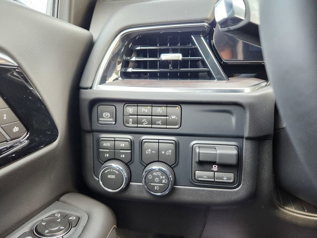 2026 Chevrolet Tahoe Premier - Photo 13