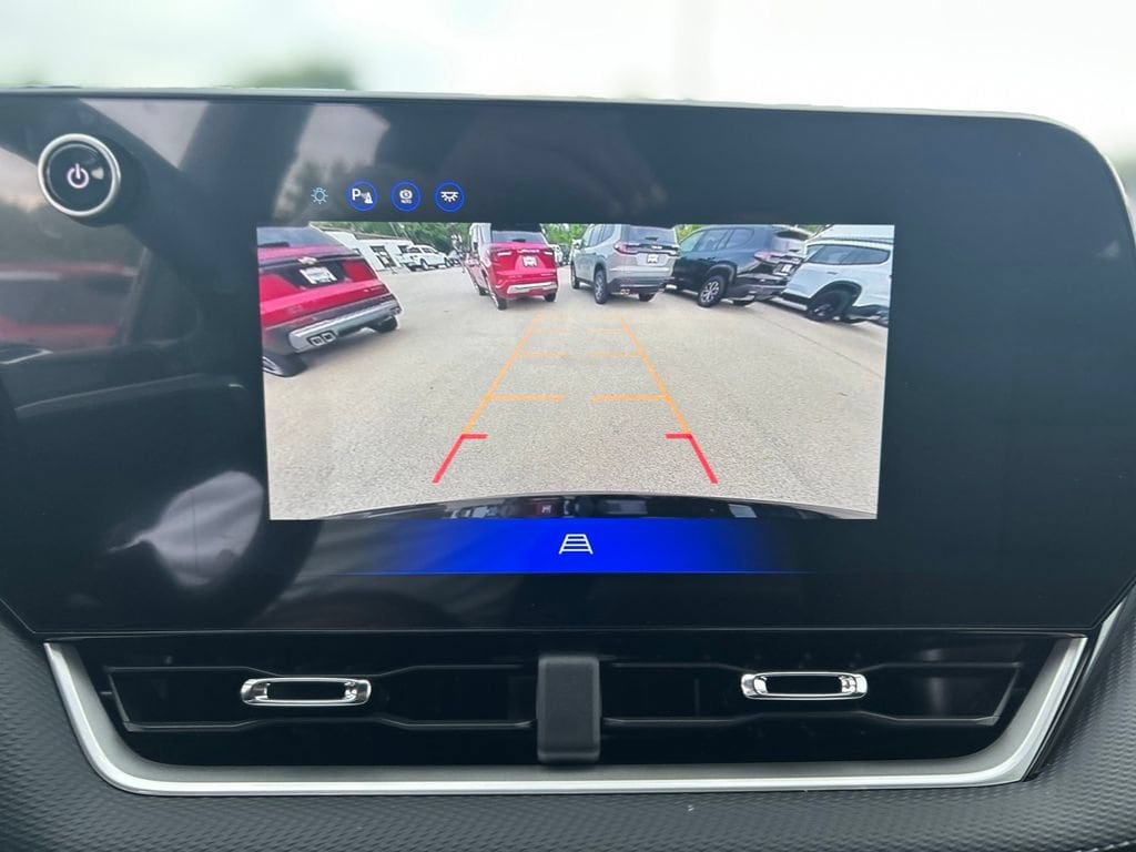 2027 Chevrolet Equinox LT - Photo 18