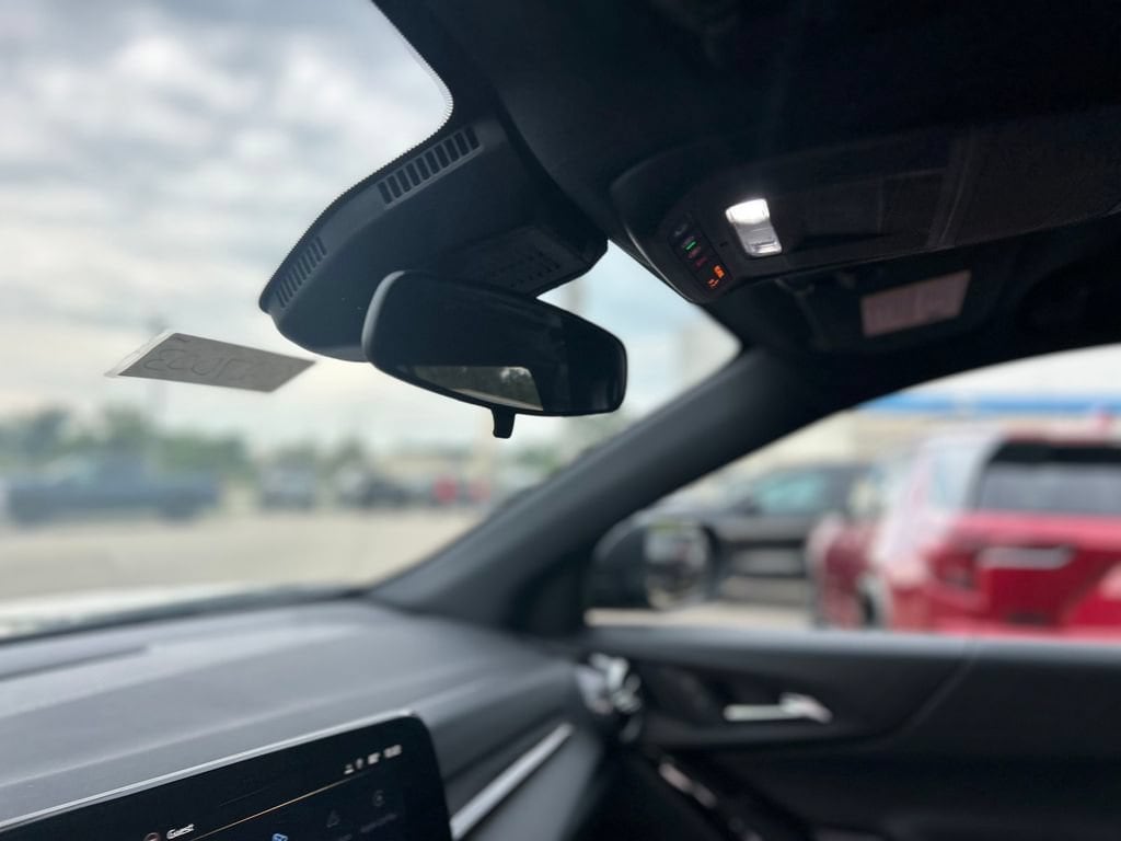 2027 Chevrolet Equinox LT - Photo 7
