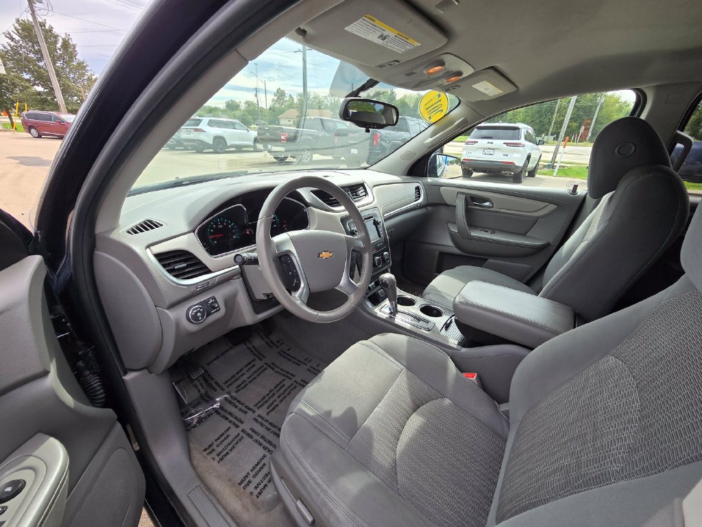 Used 2017 Chevrolet Traverse LT SUV
