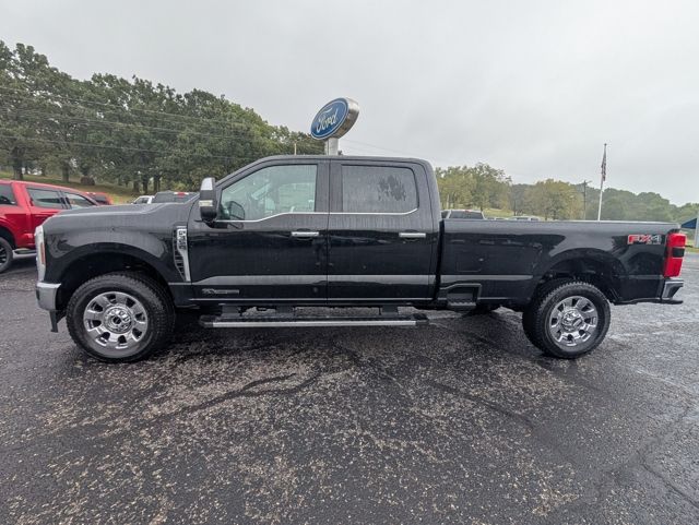 2026 Ford F-350 Super Duty Lariat - Photo 2