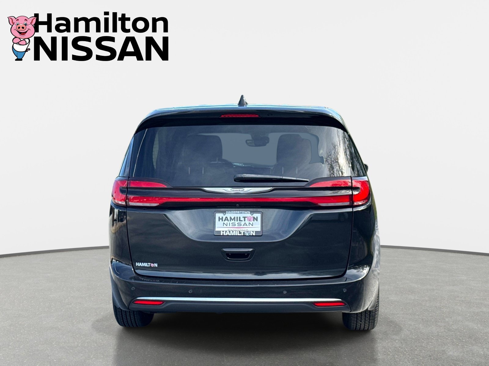 Used 2023 Chrysler Pacifica Touring L Van Passenger Van