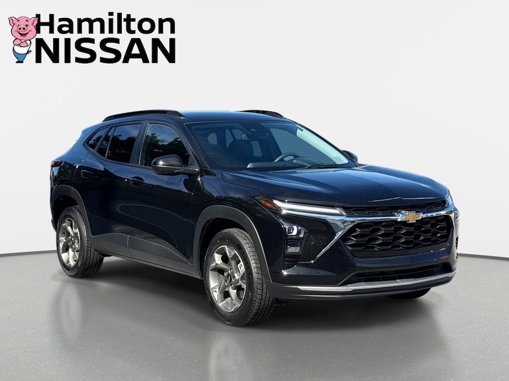 Used 2025 Chevrolet Trax LT SUV