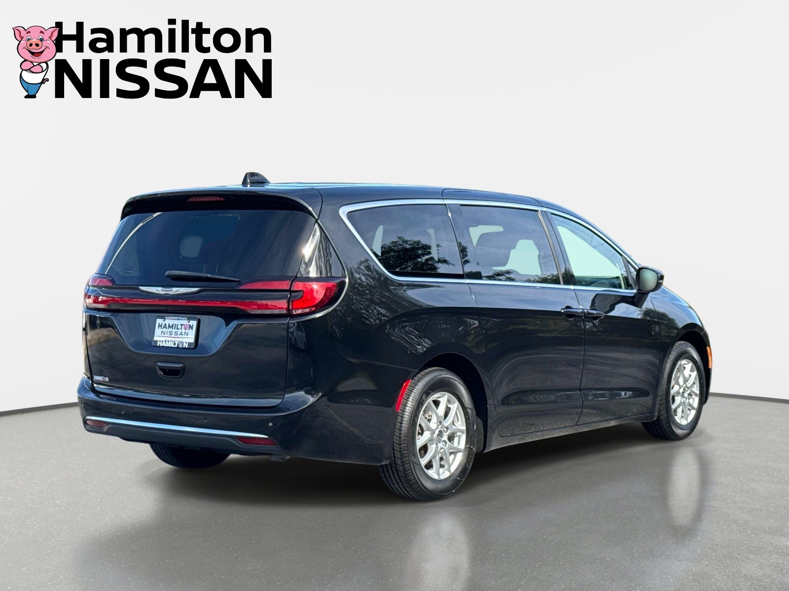 Used 2023 Chrysler Pacifica Touring L Van Passenger Van