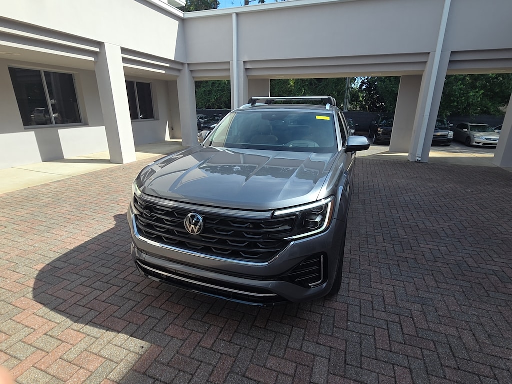 Used 2024 Volkswagen Atlas Cross Sport 2.0T SEL R-Line SUV