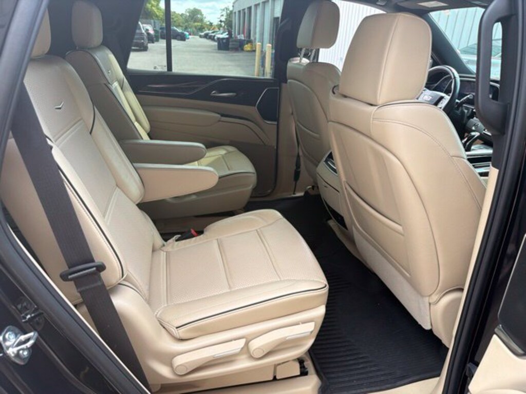 Used 2024 CADILLAC Escalade Premium Luxury SUV