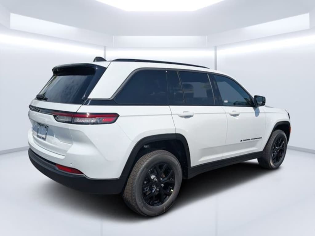 New 2026 Jeep Grand Cherokee LAREDO ALTITUDE 4X4 Sport Utility