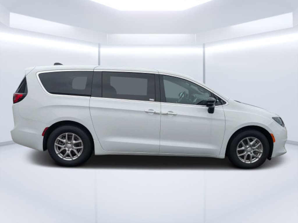 Used 2025 Chrysler Voyager LX Van Passenger Van