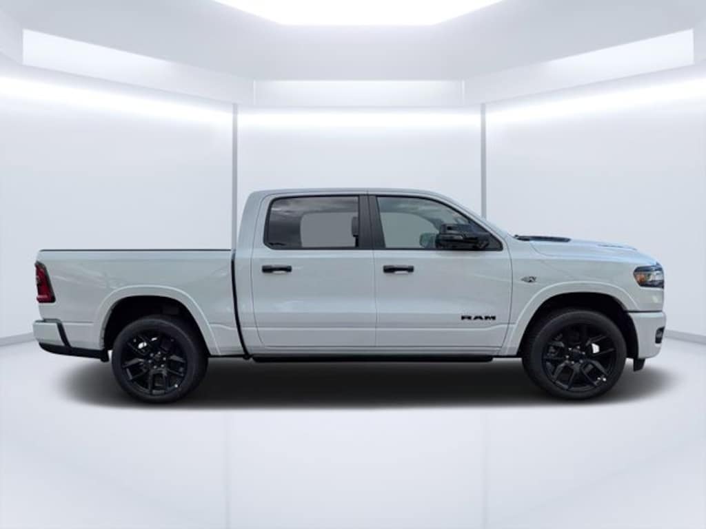 New 2026 Ram 1500 LARAMIE CREW CAB 4X4 5'7 BOX Pickup