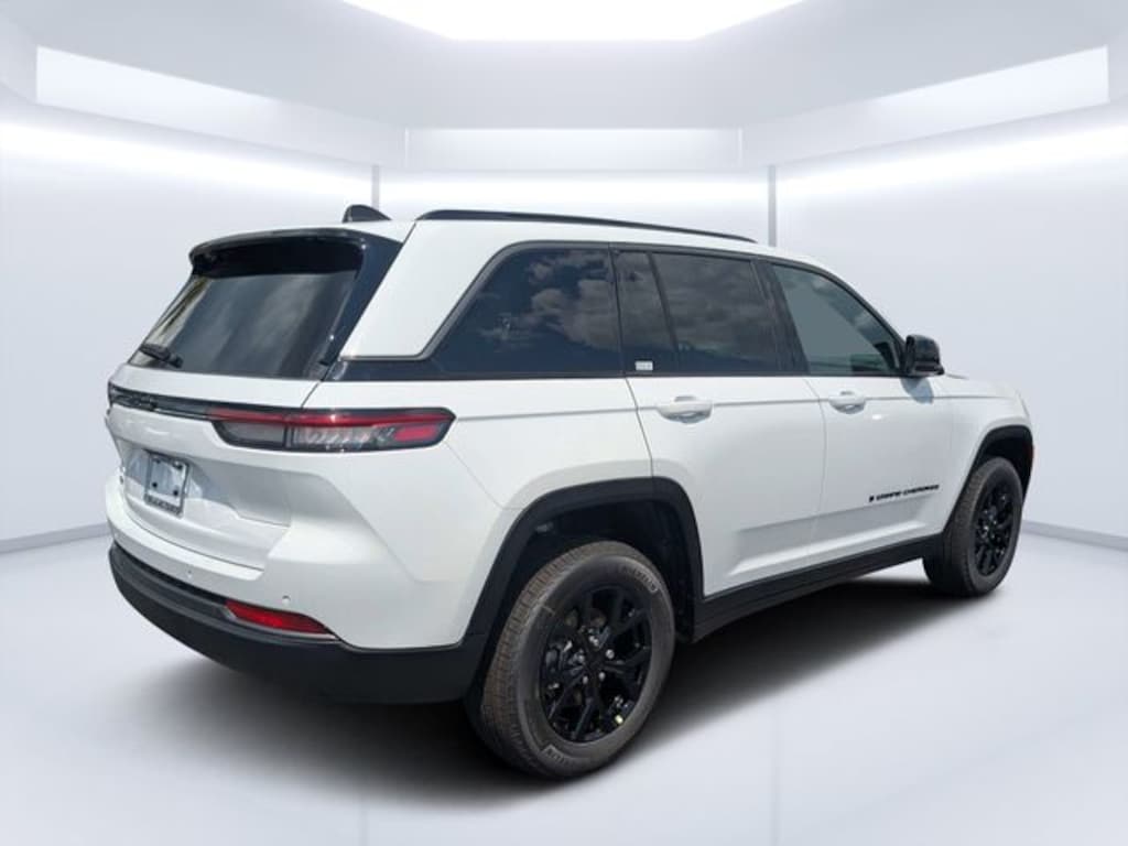 New 2026 Jeep Grand Cherokee LAREDO ALTITUDE 4X4 Sport Utility