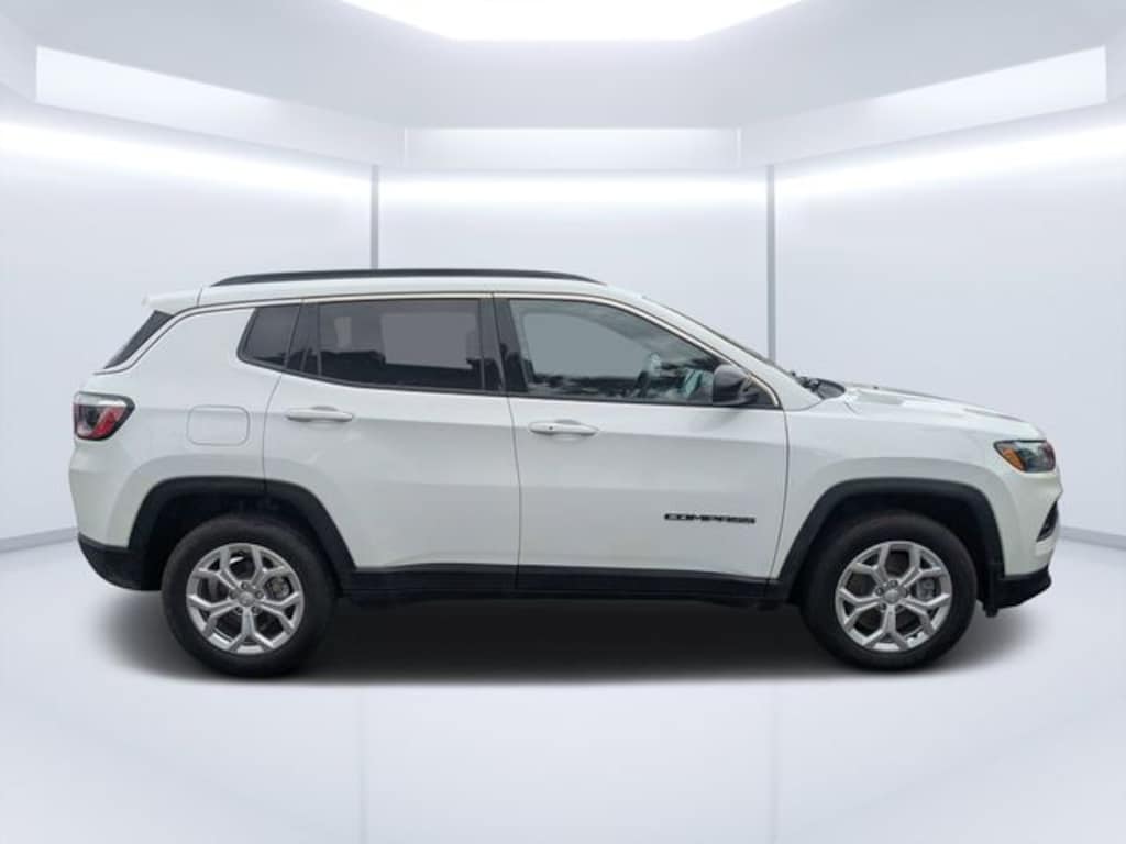 Used 2024 Jeep Compass Latitude SUV