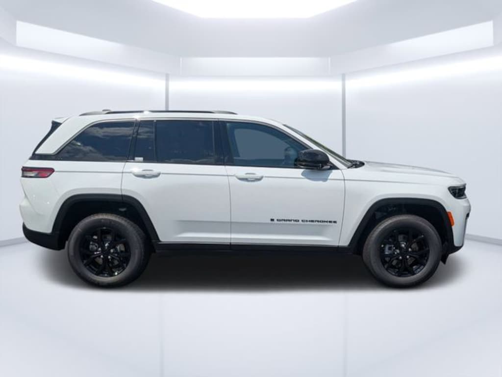New 2026 Jeep Grand Cherokee LAREDO ALTITUDE 4X4 Sport Utility