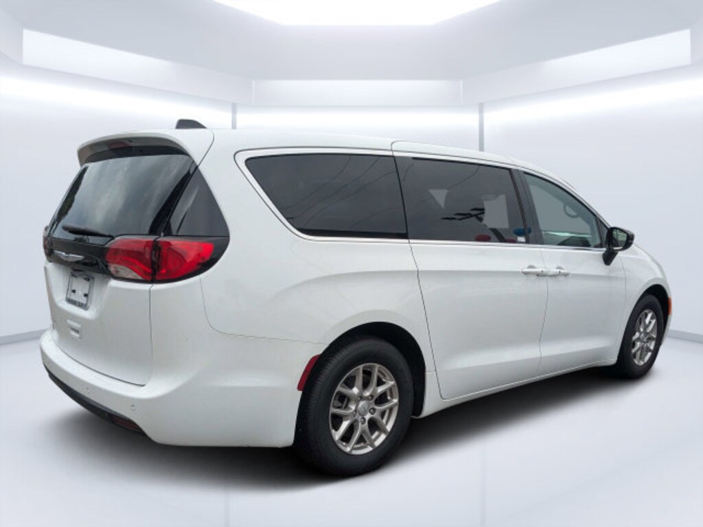 Used 2025 Chrysler Voyager LX Van Passenger Van