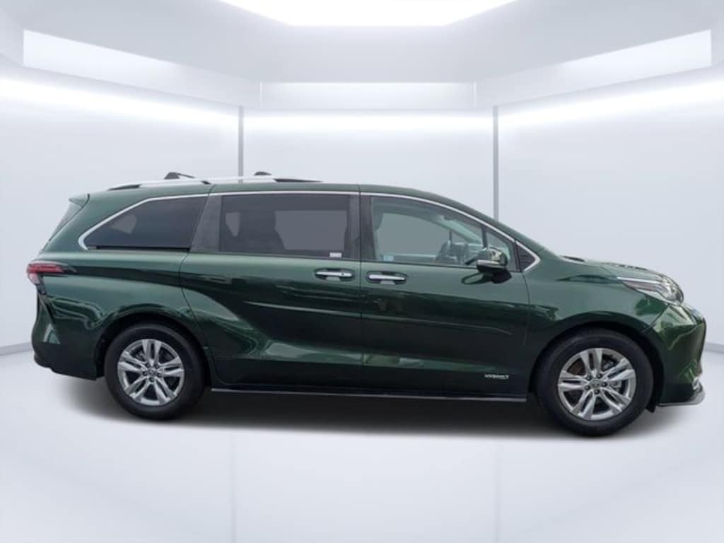 Used 2021 Toyota Sienna Limited Minivan/Van