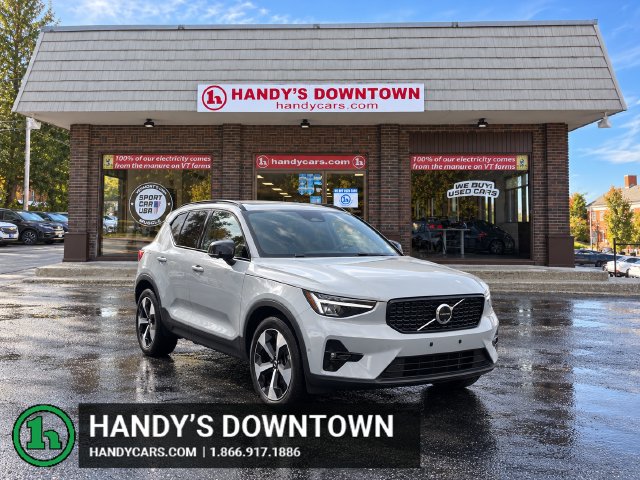 2025 Volvo XC40